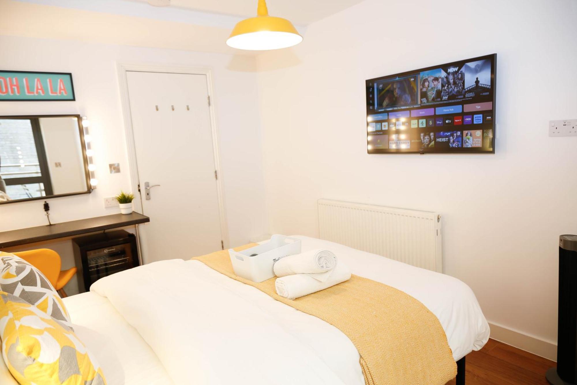 New Luxury Rooms In The Heart Of London Next To Shops, Cafes, Bars & Metro With Shared Bathrooms Extérieur photo