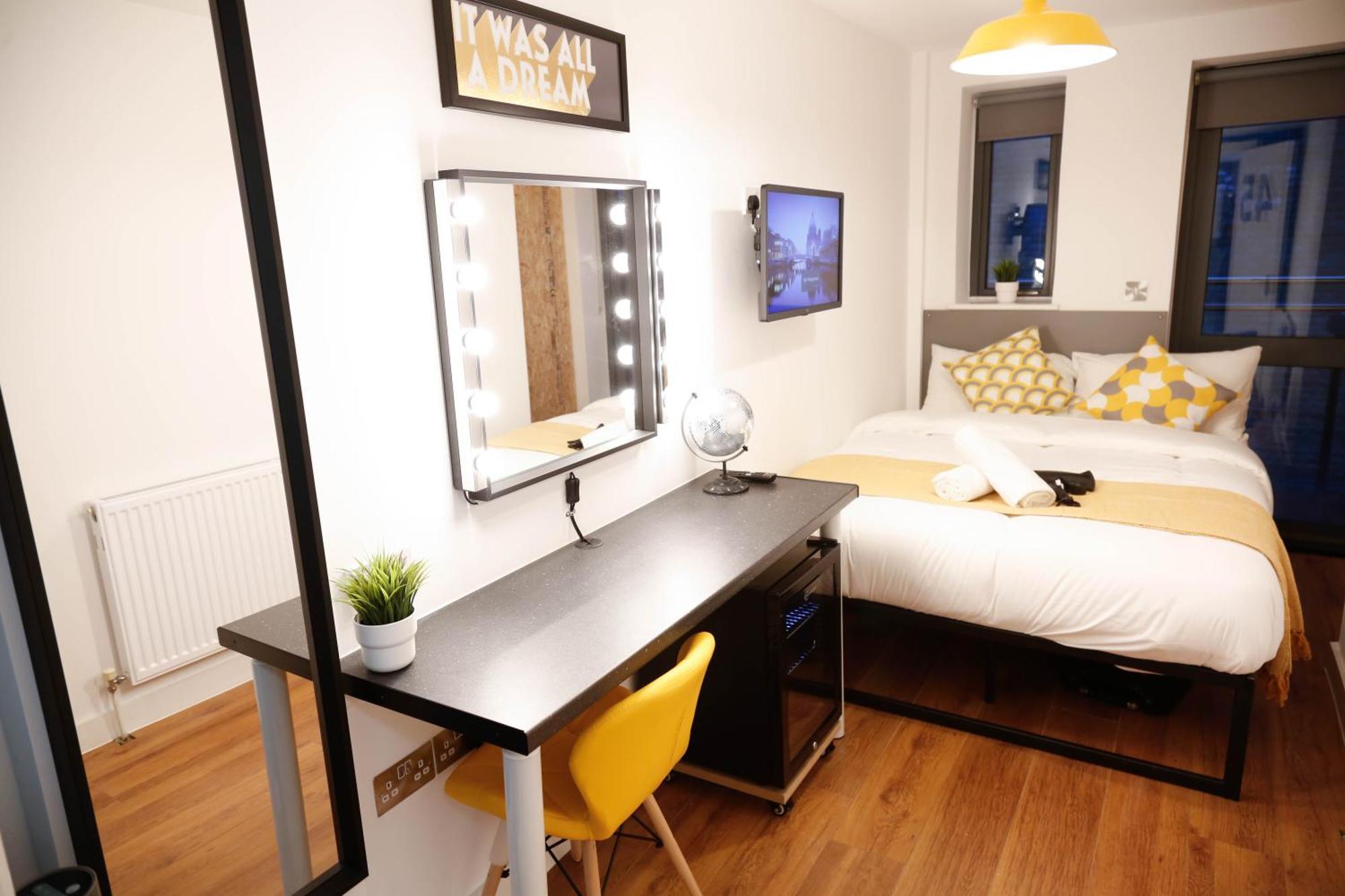 New Luxury Rooms In The Heart Of London Next To Shops, Cafes, Bars & Metro With Shared Bathrooms Extérieur photo