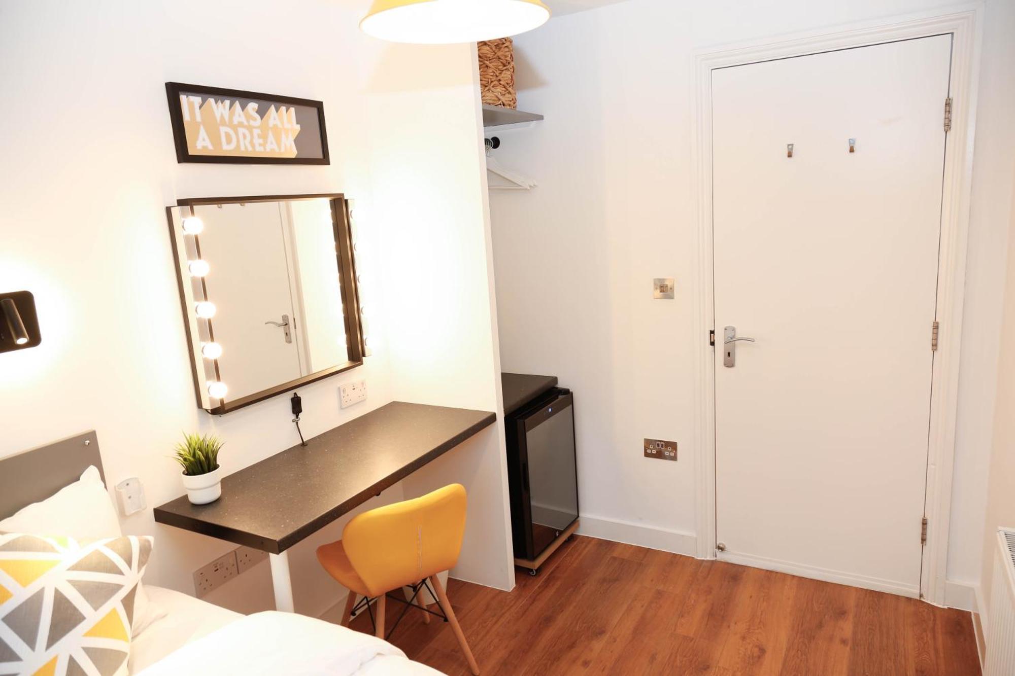 New Luxury Rooms In The Heart Of London Next To Shops, Cafes, Bars & Metro With Shared Bathrooms Extérieur photo