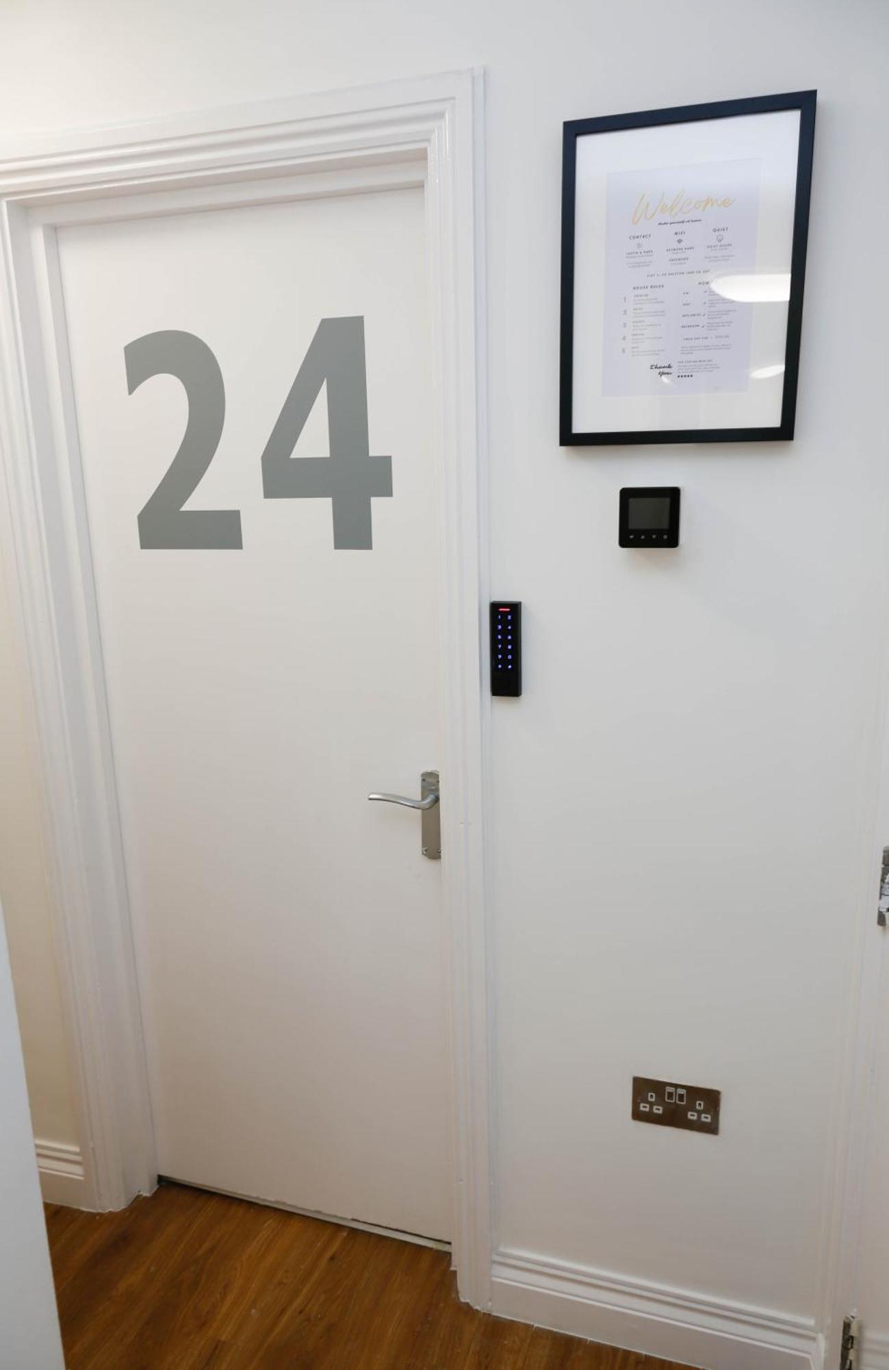 New Luxury Rooms In The Heart Of London Next To Shops, Cafes, Bars & Metro With Shared Bathrooms Extérieur photo
